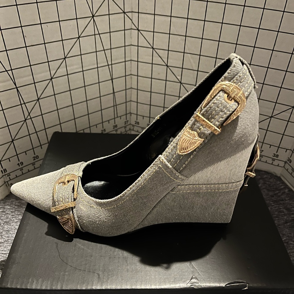 Wedge Heels - Picture 2 of 6